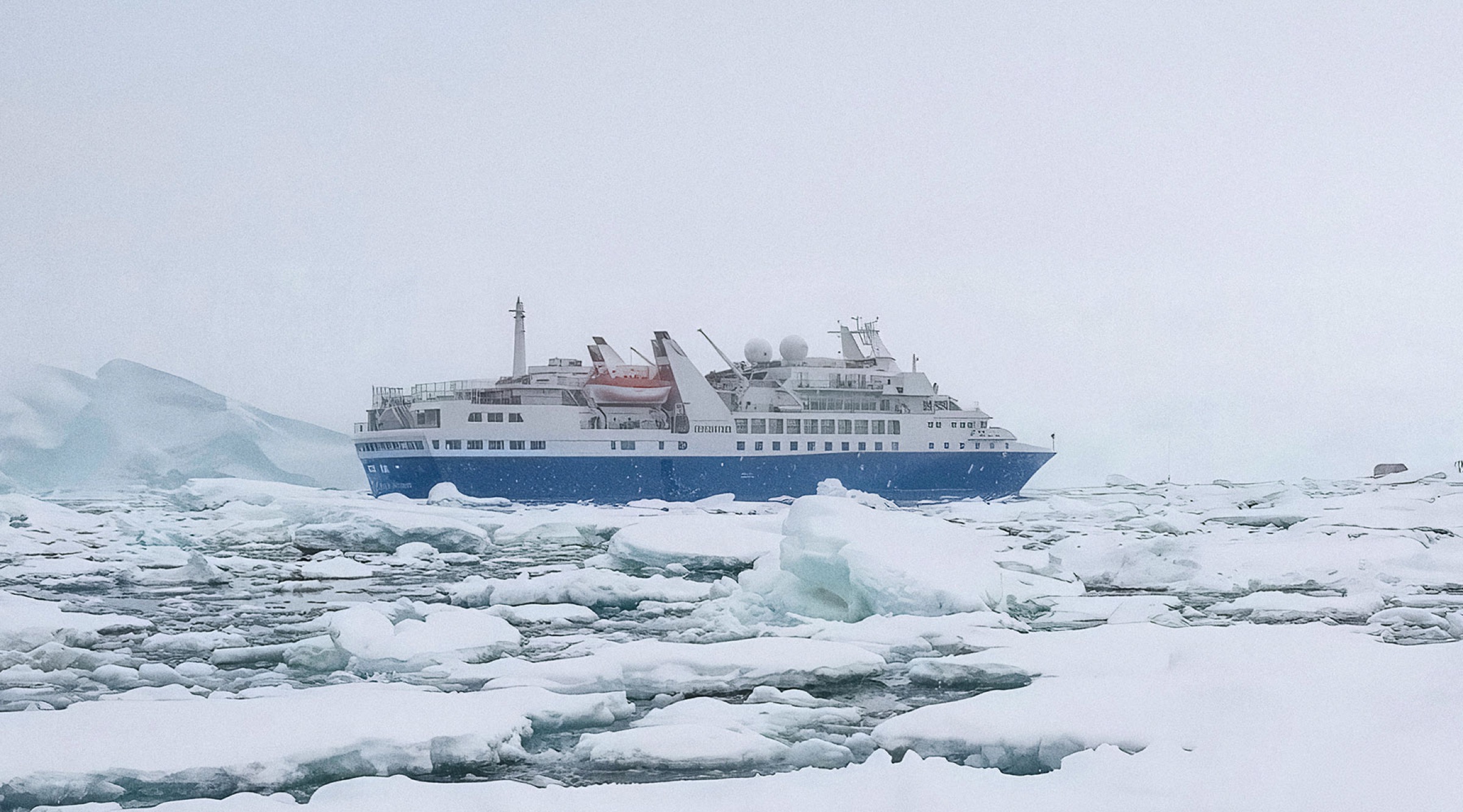 Classic Antarctica Air-Cruise expedition scenery